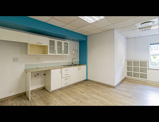 244M² OFFICE TO LET IN FERNDALE